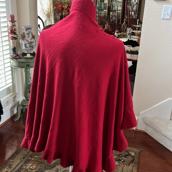 Red Cashmere Cape beautiful - Picture 3 of 3